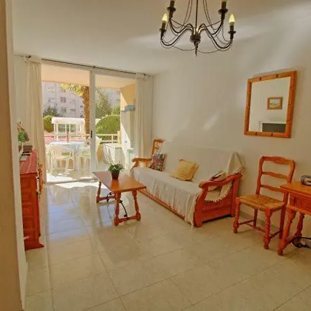 شقة Sleeps 3 Pool Air Con Wifi T792151 *