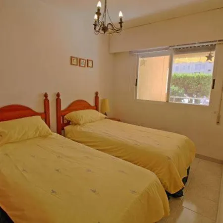 شقة Sleeps 3 Pool Air Con Wifi T792151 *